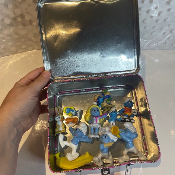 Smurfette 🌼 lunch pail with Smurfs toy bundle - Picture 11 of 11